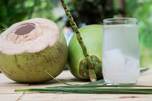 Uống nước dừa giúp giúp kinh nguyệt đều đặn hơn