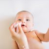 Có nên nhỏ mũi cho trẻ sơ sinh hàng ngày không? Cần lưu ý gì?